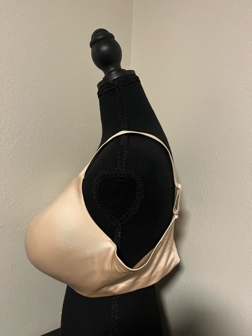 CLOSEOUT! Bali Everyday Nude T-Shirt Bra - Smooth Support-42D - Picture 2 of 5